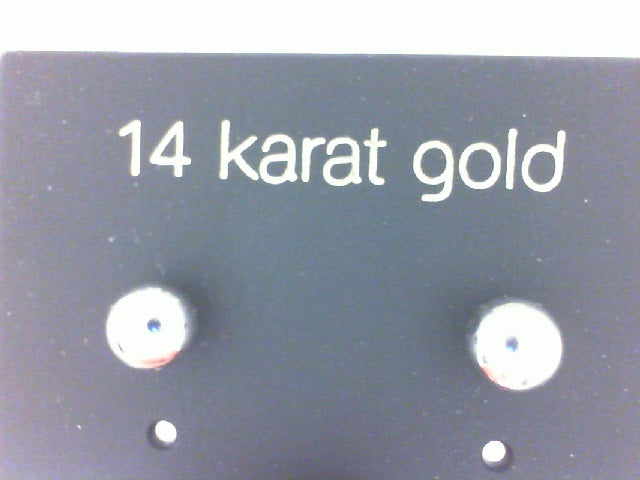 LADY'S WHITE 14 KARAT GOLD BAL